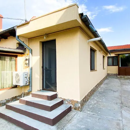 Apartment Near Beach House
